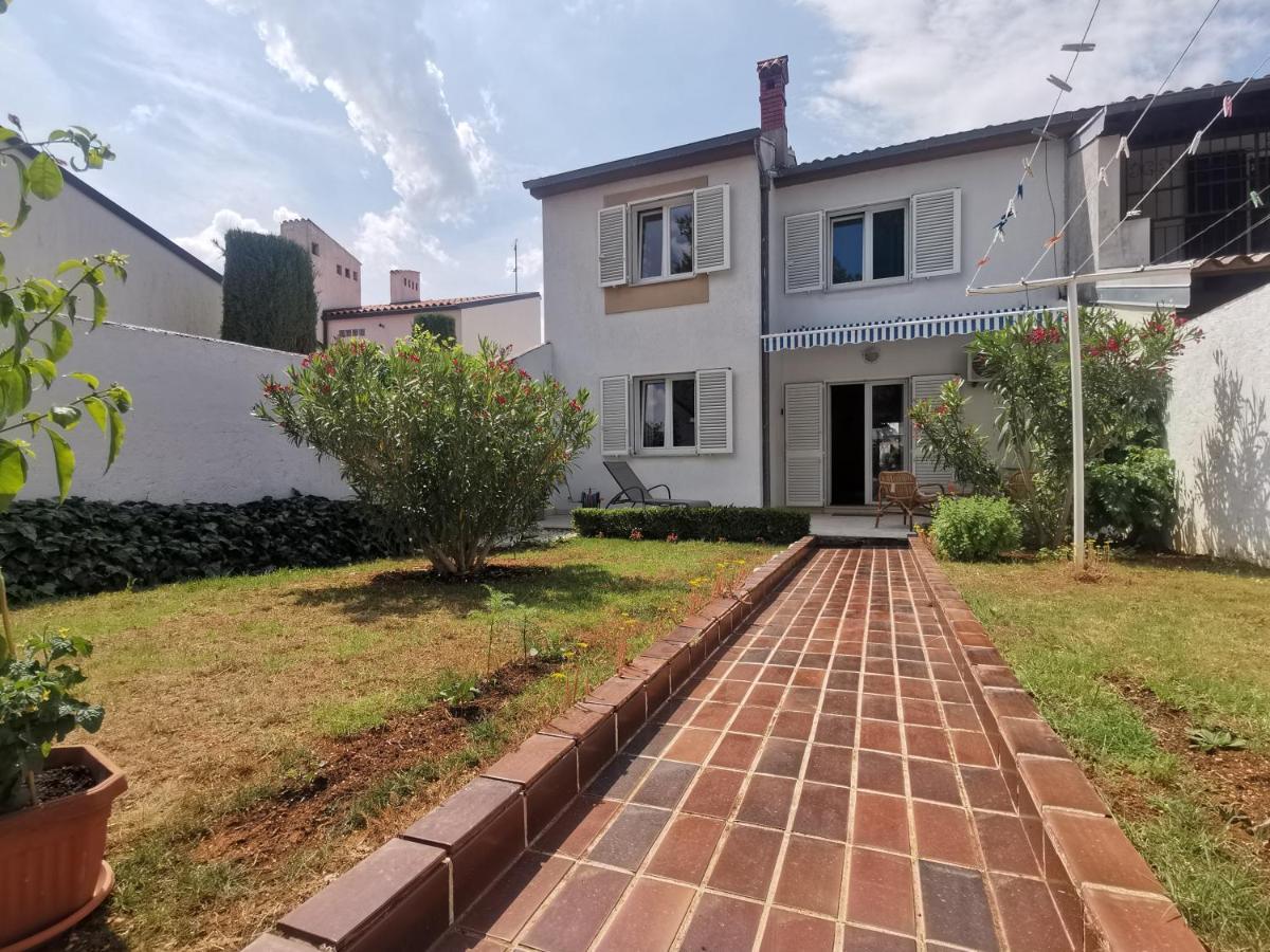 Hana House Pula Exterior foto